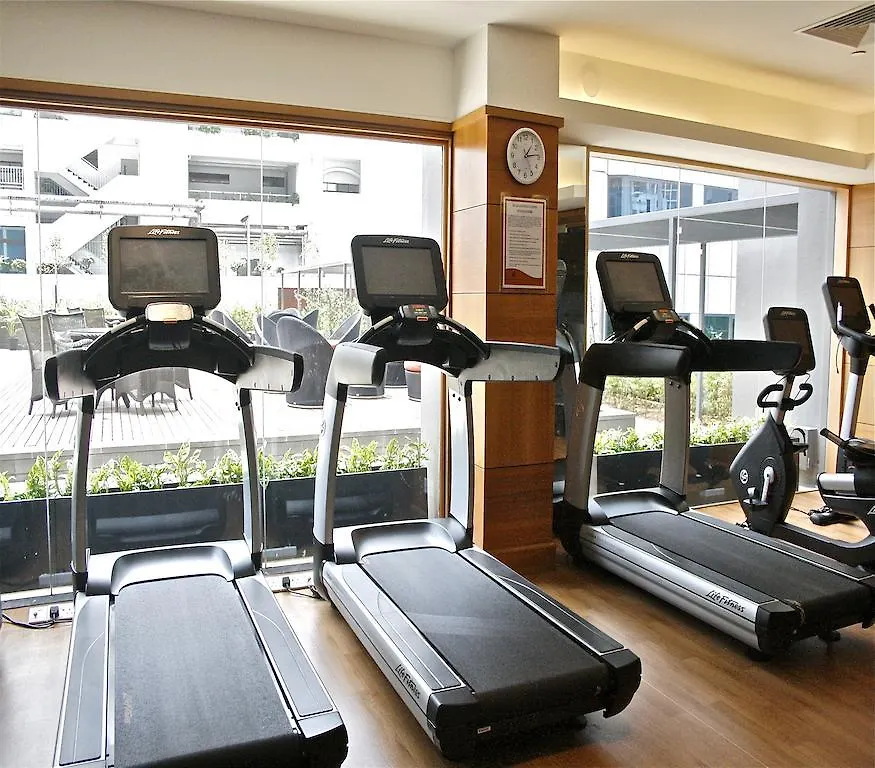 Orchard Hotel Singapore 5*,